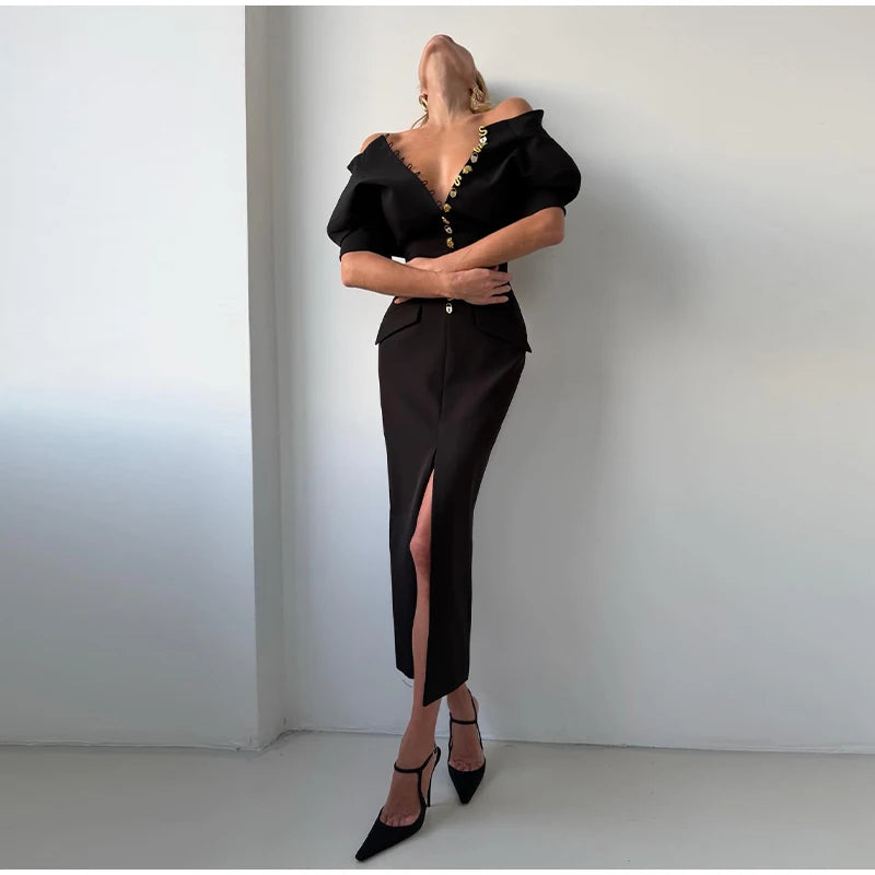 Vestido Midi Ajustado de Cuello Alto