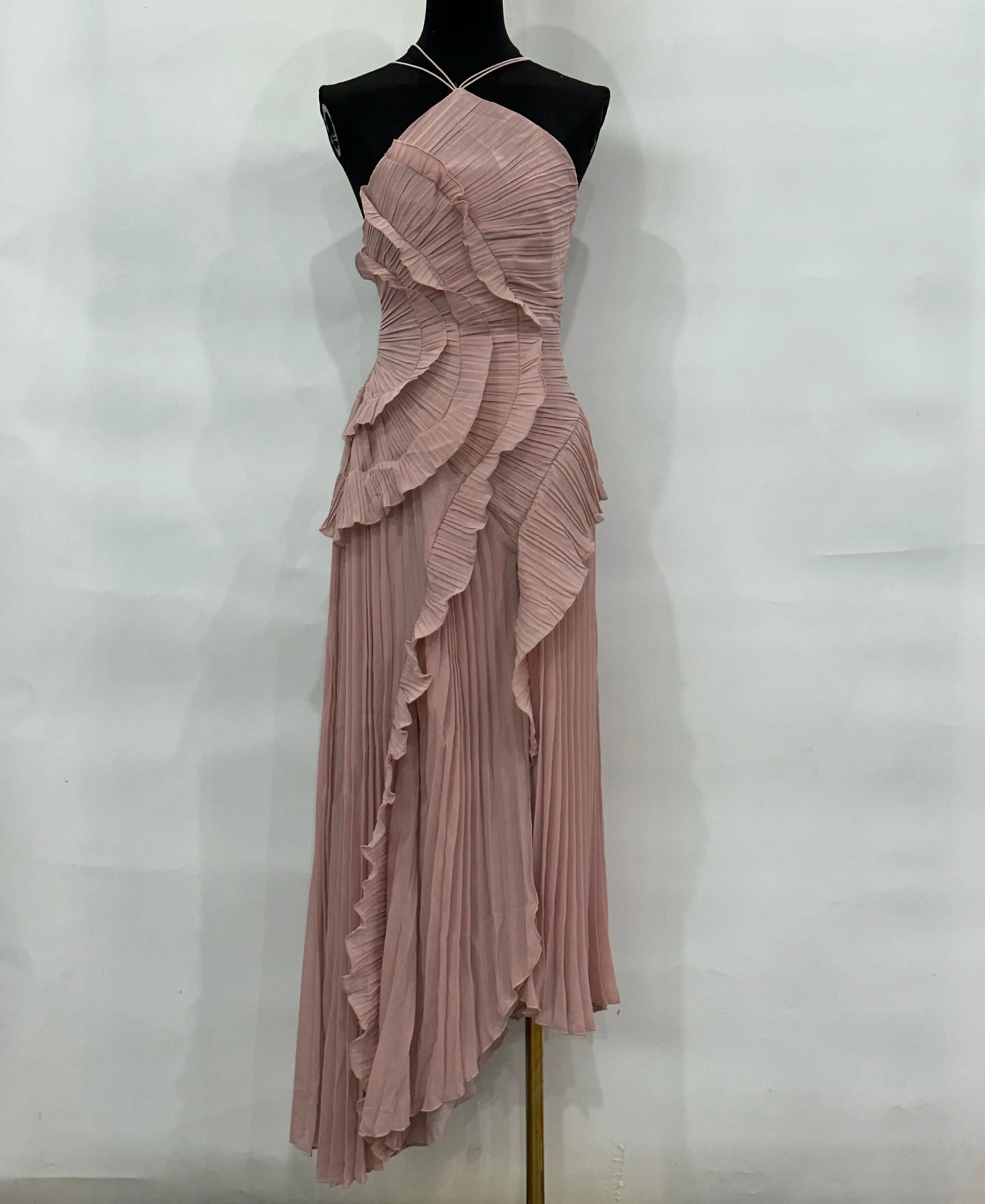 Dress with temperament