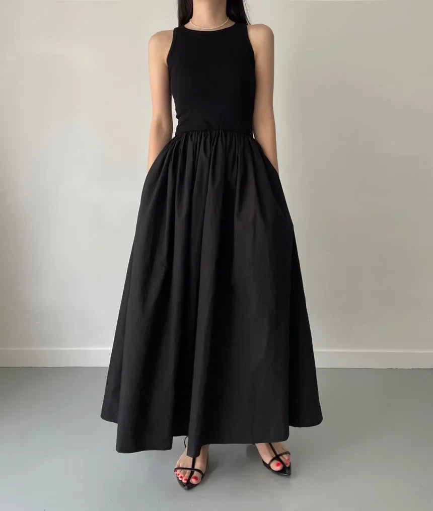 Vestido discreto elegante negro