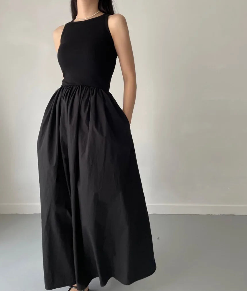 Vestido discreto elegante negro