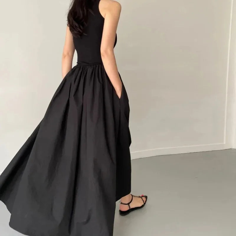Vestido discreto elegante negro