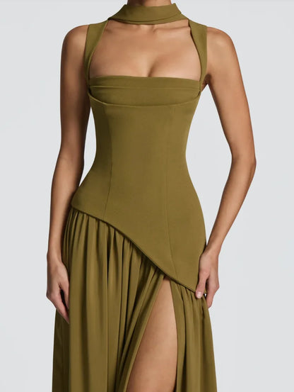 Vestido largo, sin mangas, con tirantes ajustables
