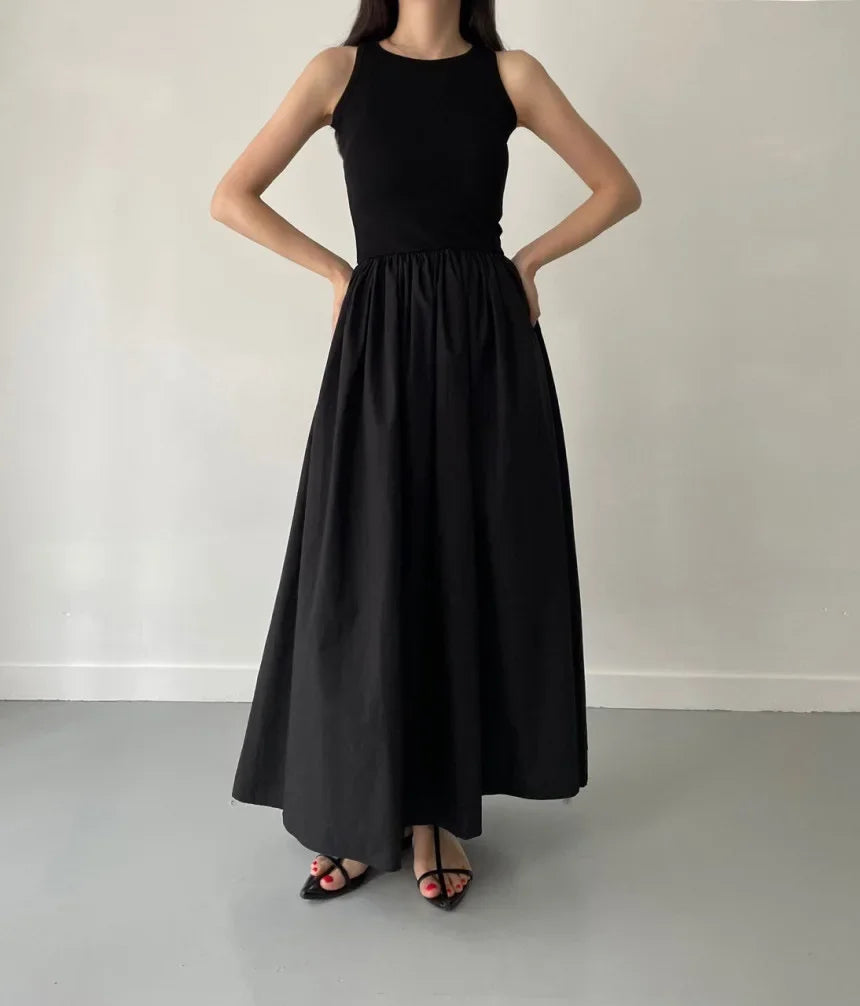 Vestido discreto elegante negro