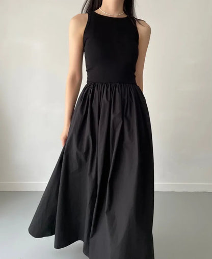 Vestido discreto elegante negro