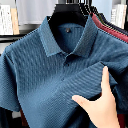 Polo de 76% algodón para hombre: tela texturizada transpirable