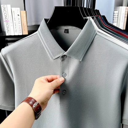 Polo de 76% algodón para hombre: tela texturizada transpirable