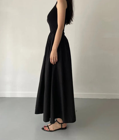 Vestido discreto elegante negro