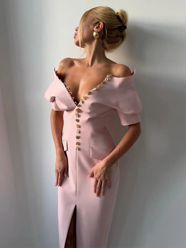 Vestido Midi Ajustado de Cuello Alto