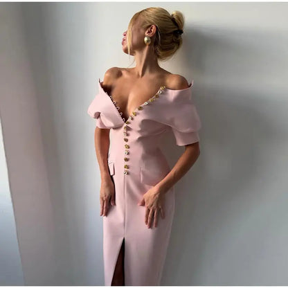Vestido Midi Ajustado de Cuello Alto